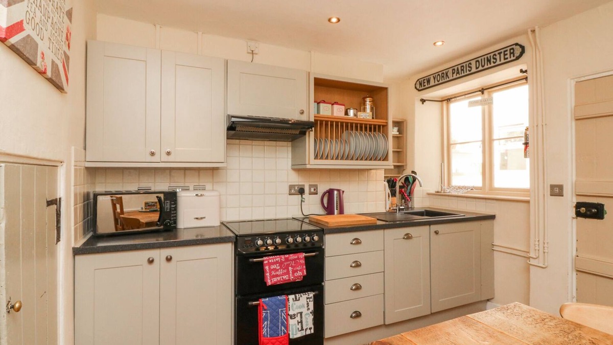 Dunster Cottage | Little Dragons