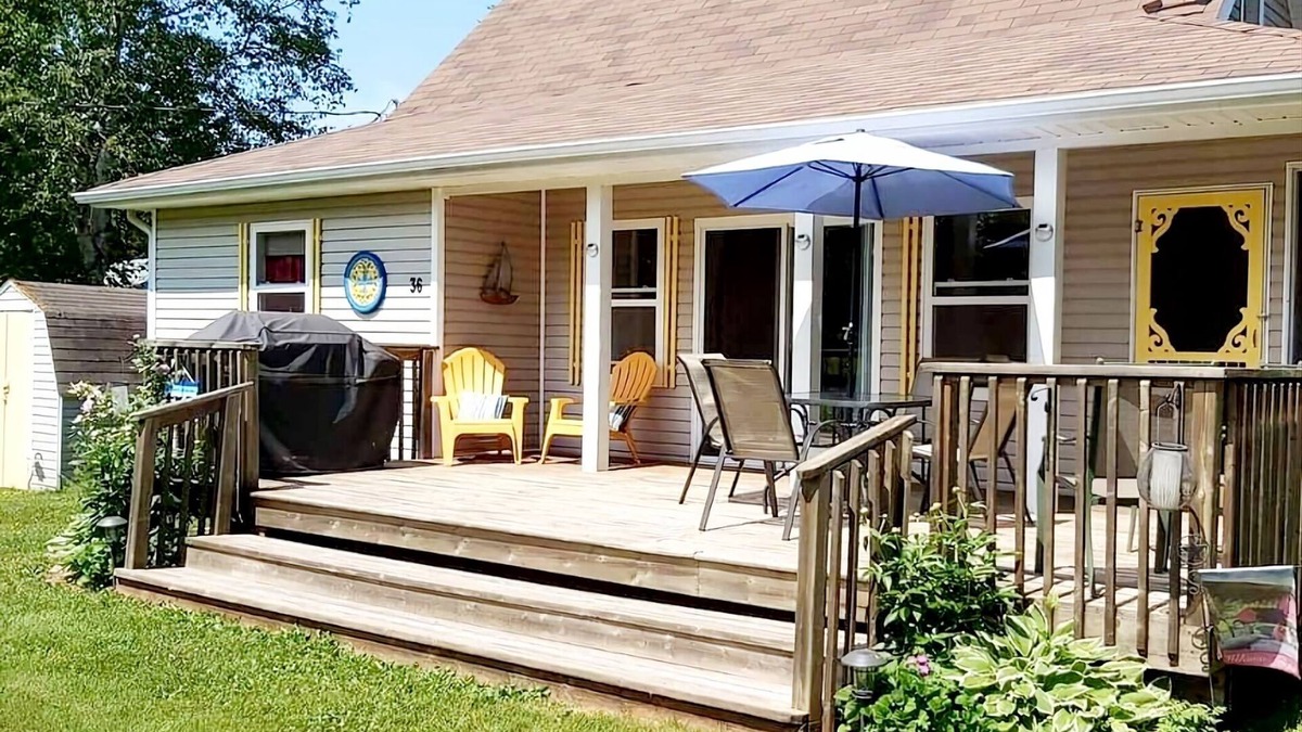 Canoe Cove Cottage | Little Eden Summer Beach Home