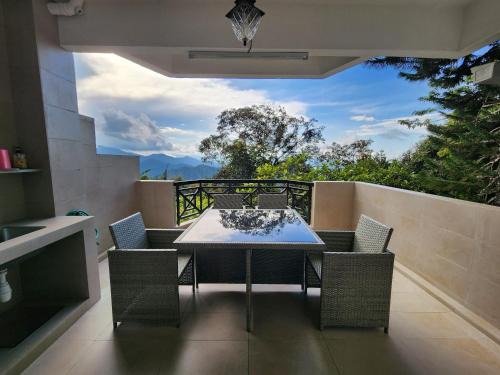 Bukit Fraser House | Little England B3