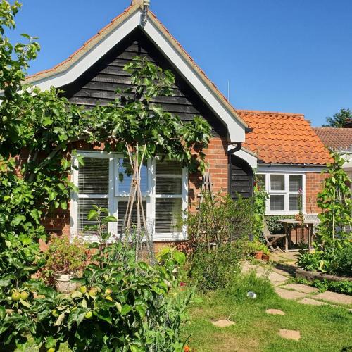 Wenhaston House | Little Furrows, Wenhaston