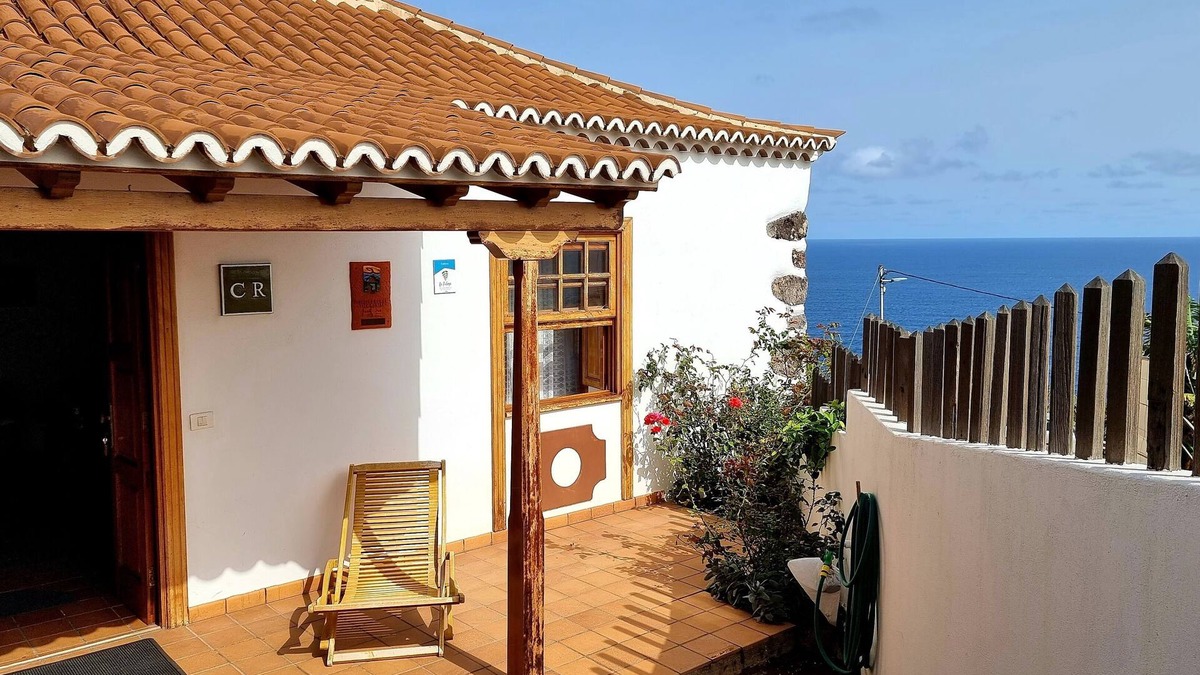 Los Sauces Cottage | Little house on the coast of San Andrés y Sauces, next to Charco Azul