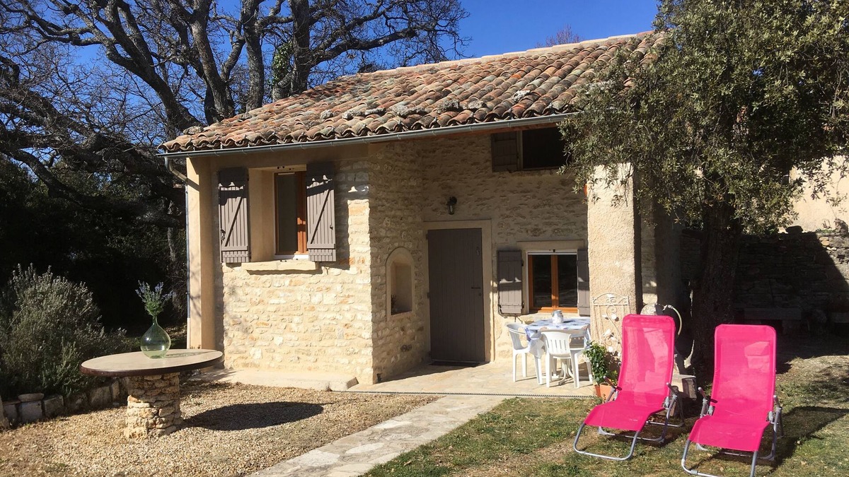 Saignon Cottage | little house "le cabanon" in the heart of the luberon