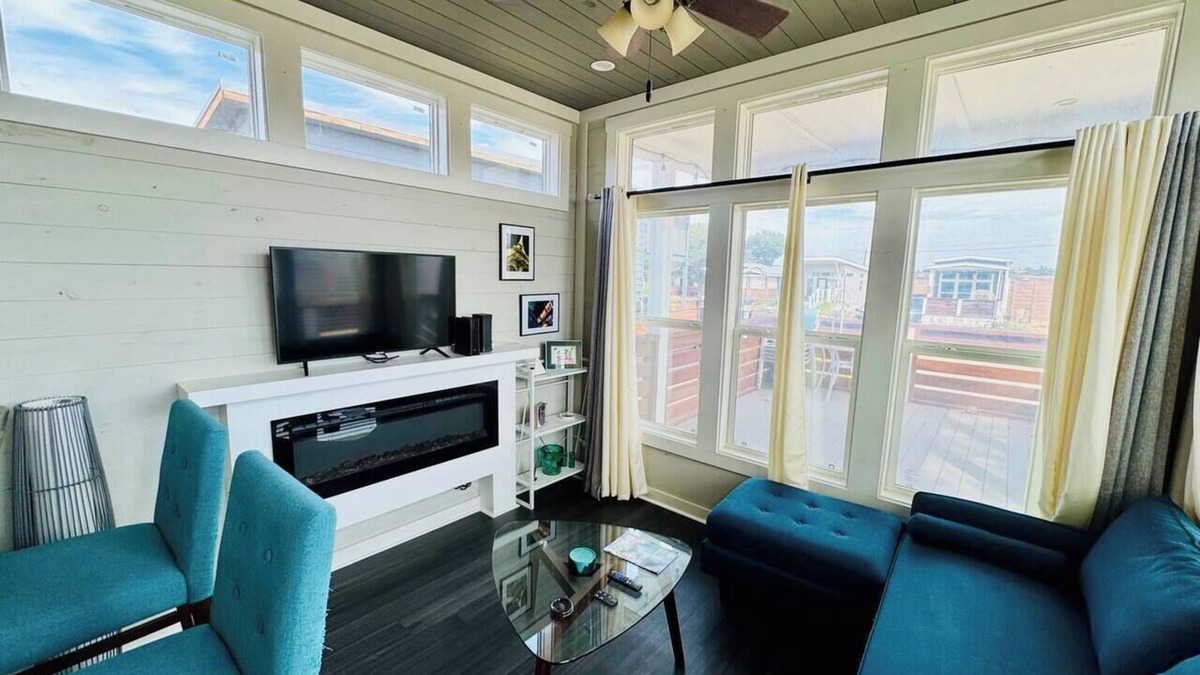 Austin House | Little House of the Flying Pig