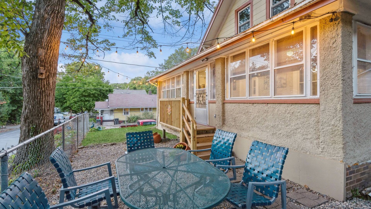 Des Moines House | Little House on the Hill