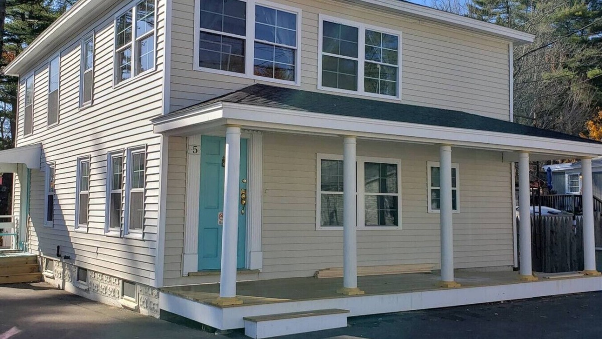 Old Orchard Beach House | Little Miss Cottages - 5 Seaview House