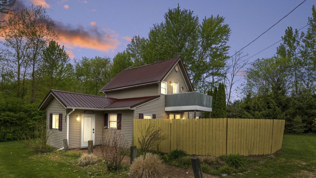Paw Paw Lake Apartment | Little Paw Paw Lake House