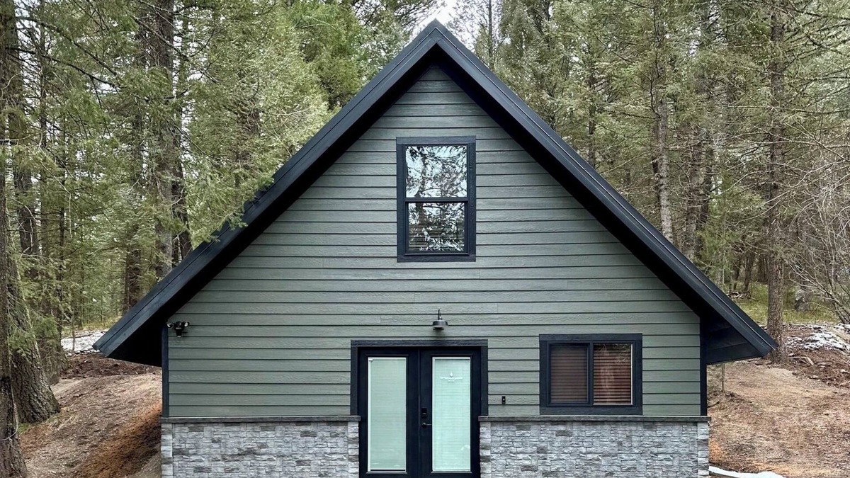 Rea Cabin | Little Pine Cabin Close to Yellowstone with WiFi