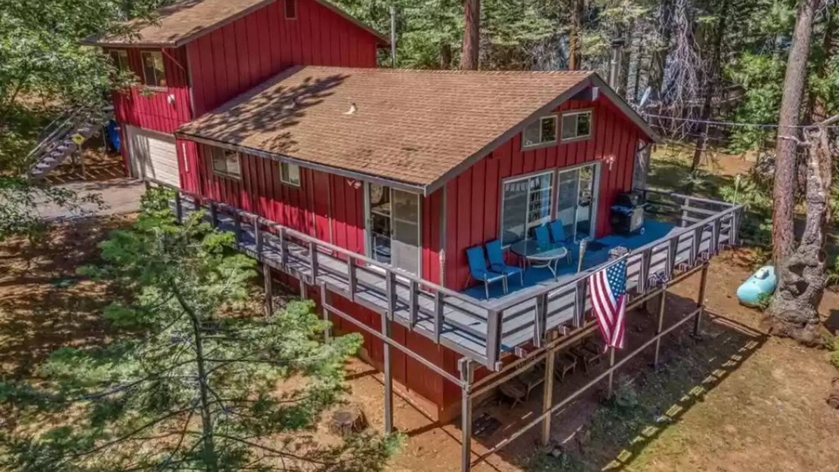 Arnold Cabin | Little Red Cabin in Arnold California