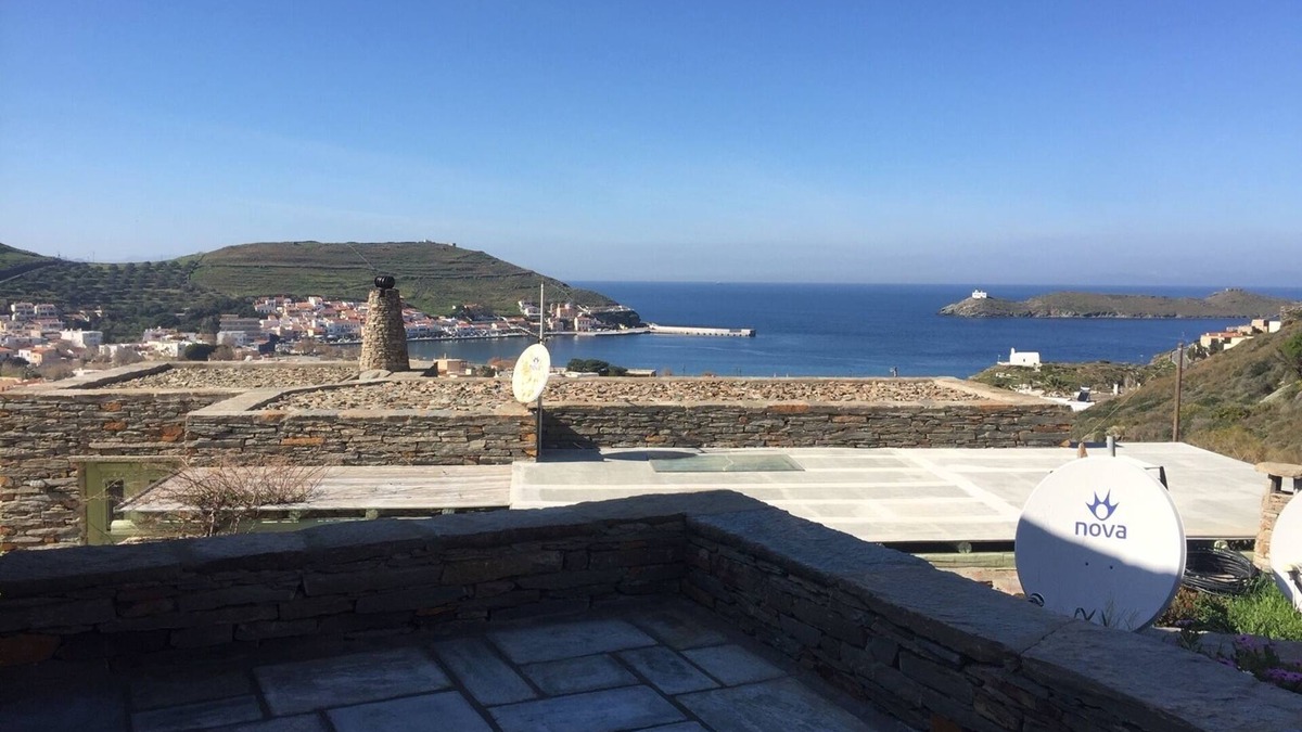 Korissia House | Little Seashell-Relaxing holidays overlooking the picturesque harbor