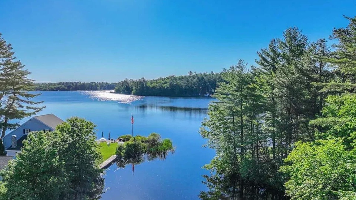 North Windham House | Little Sebago Lake Cottage with WiFi and AC - 5 Minutes to Windham Amenities
