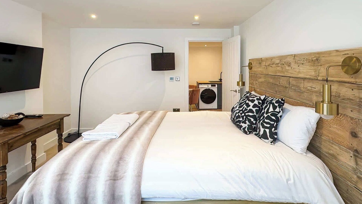 Staple Hill Apartment | Little Sunshine by STAE-Homes