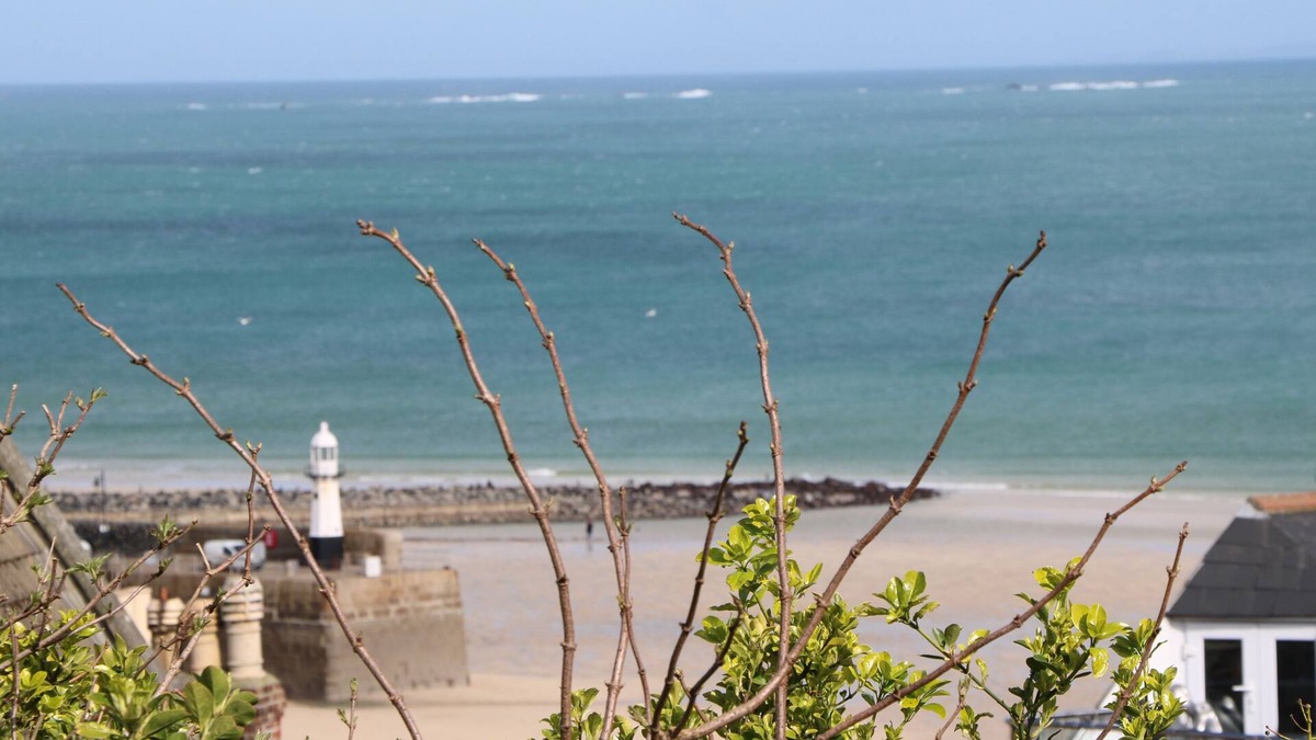 Angarrack Cottage | Little Valley View