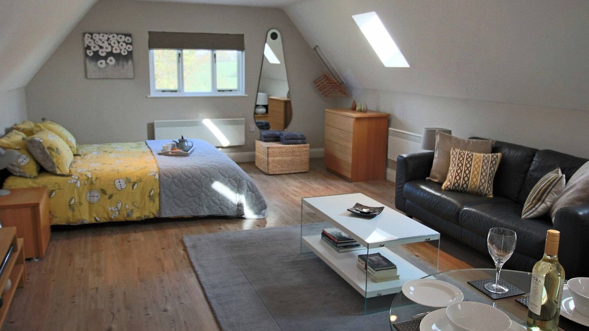 Stuppington House | Little Wisteria - light and airy and very peaceful with countryside views.