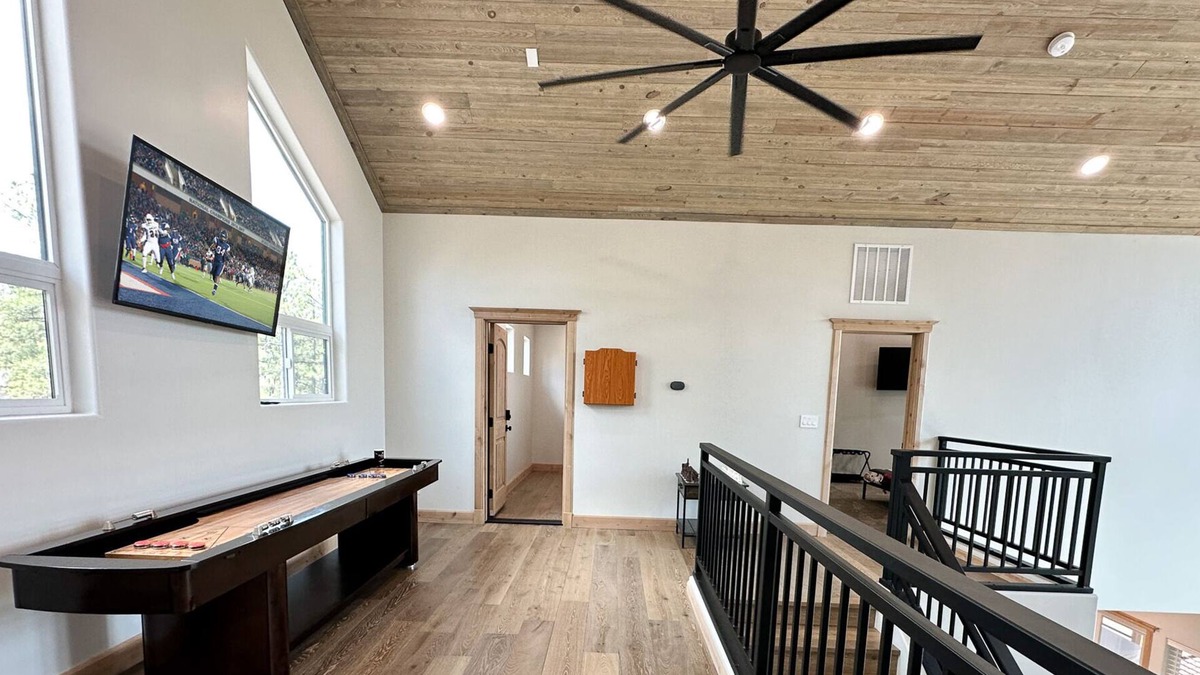 Heber Cabin | Live in luxury in this spacious 5-bedroom cabin in charming Overgaard
