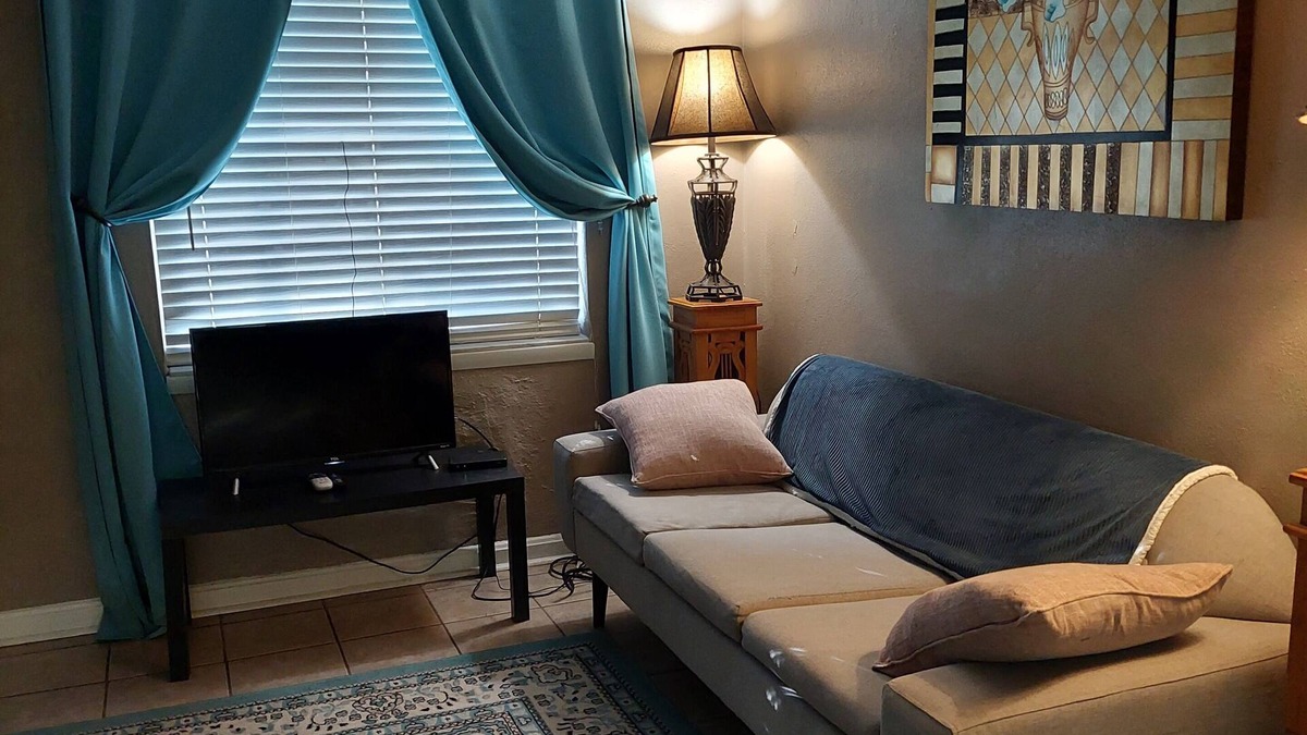 Englewood House | Live Like A Native Quiet Neighborhood Close To Downtown-Duplex
