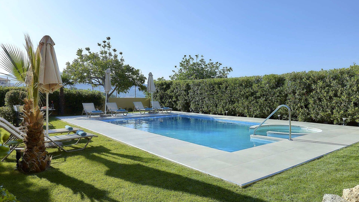 Dhafnes Villa | Live like an 18th century local lord. Experience traditional Cretan local life .