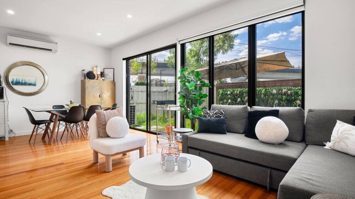 Clayton Apartment | Live Luxe | Paradise Getaway 3BR Apt w/FreeParking