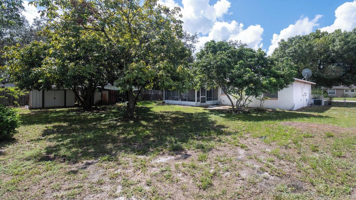 Winter Haven House | Live Oak Oasis - Getaway Close to Legoland! Sleeps 8 Guests, Fenced yard, Games
