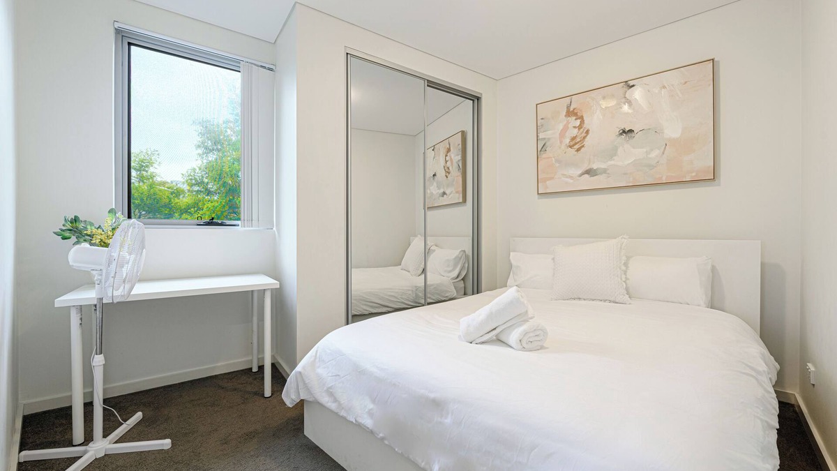 Liverpool Apartment | Liverpool 3Br APT Business/Hospital/Parking/8ppl
