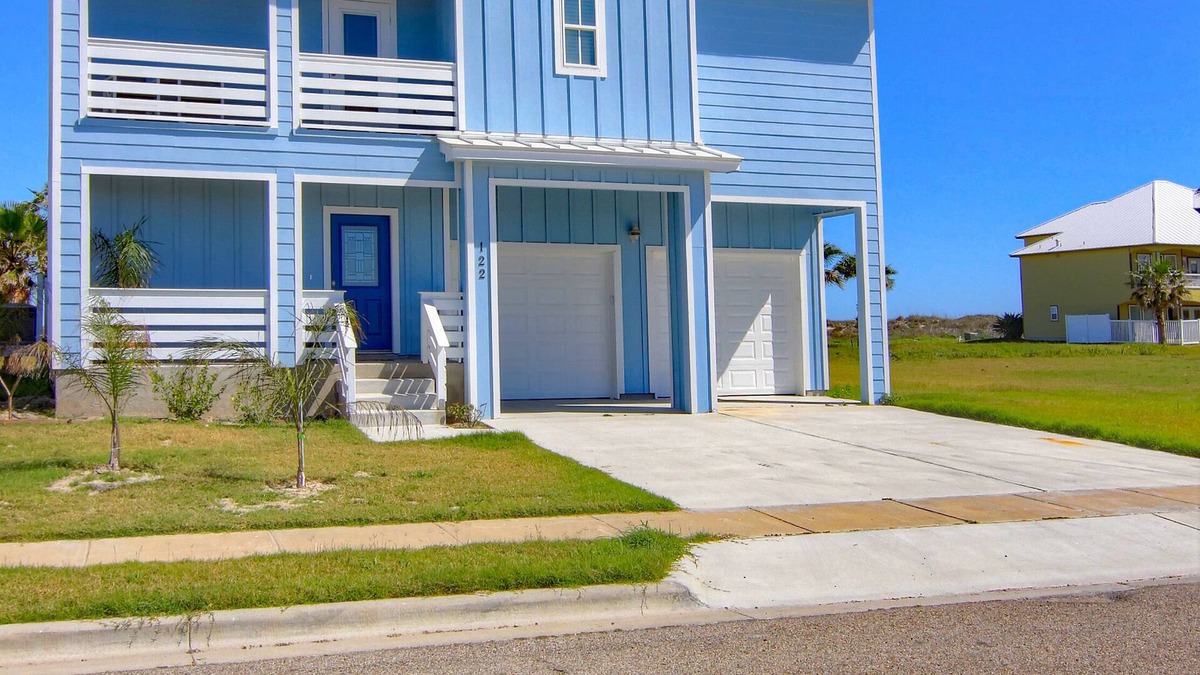 Port Aransas House | Livin' On Cloud 9 Ipe122 5 Bedroom Home by Redawning