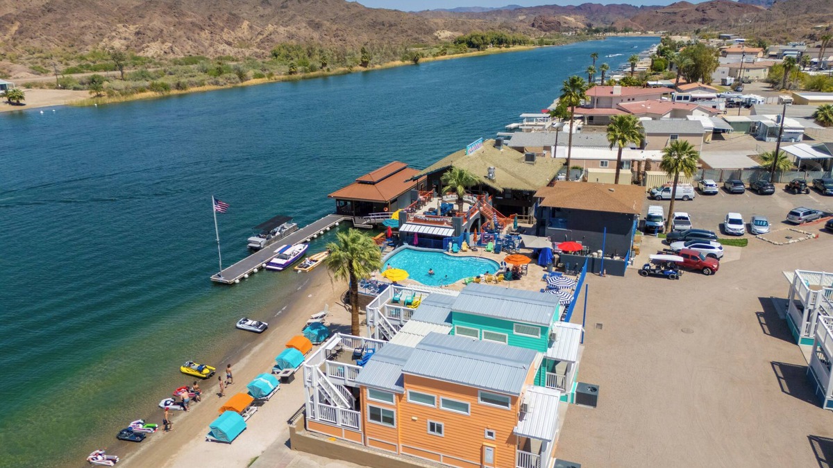 Parker Strip House | Livin' the dream, Front Row! Roadrunner Resort