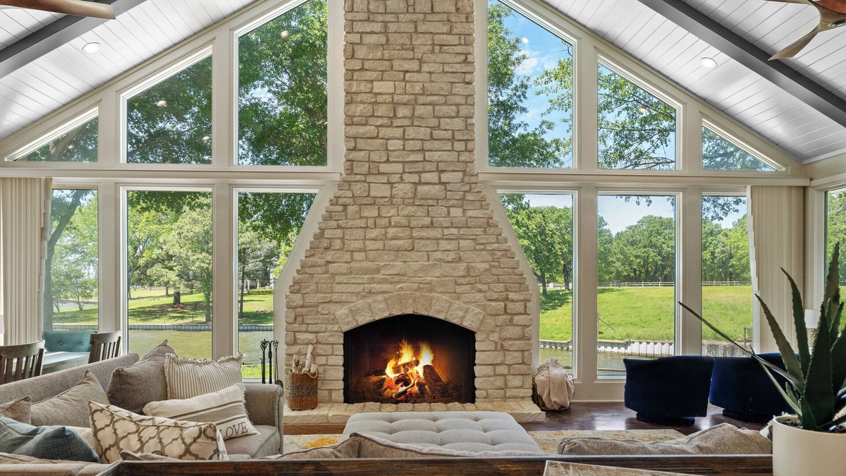 Enchanted Oaks House | Livin' The Lake Life!