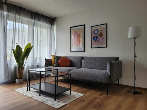 Schorndorf Apartment | Living Flat, eine Wohnung mit zwei Schlafzimmern und Balkon