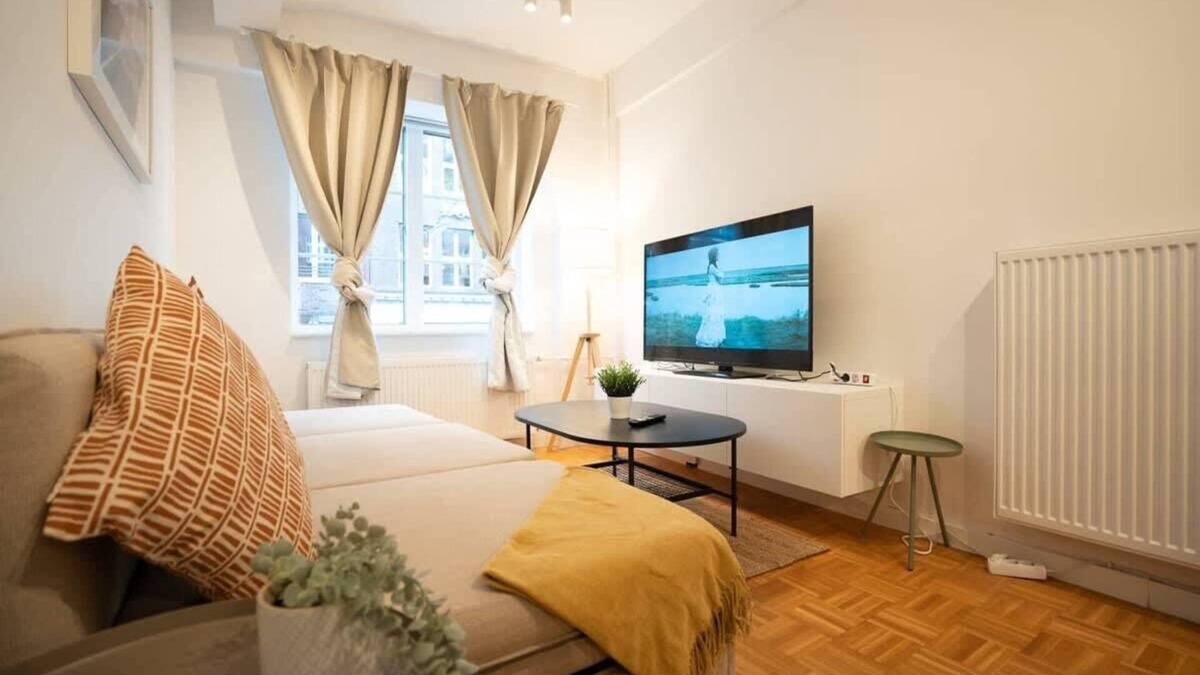 Altstadt Apartment | Living in Hamburg City Center