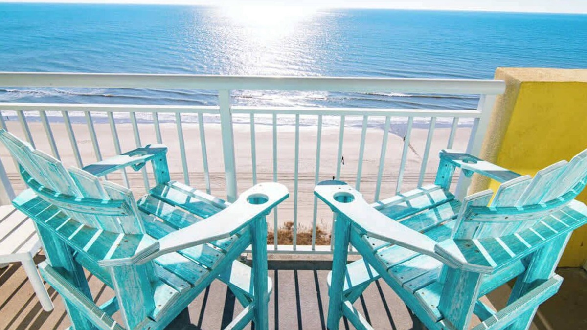 Crescent Beach Condo | Living La Vida Ocean at Top Resort w Lazy River