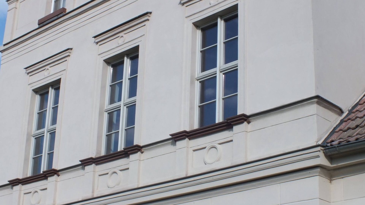 Falkenstein Apartment | Living on the manor