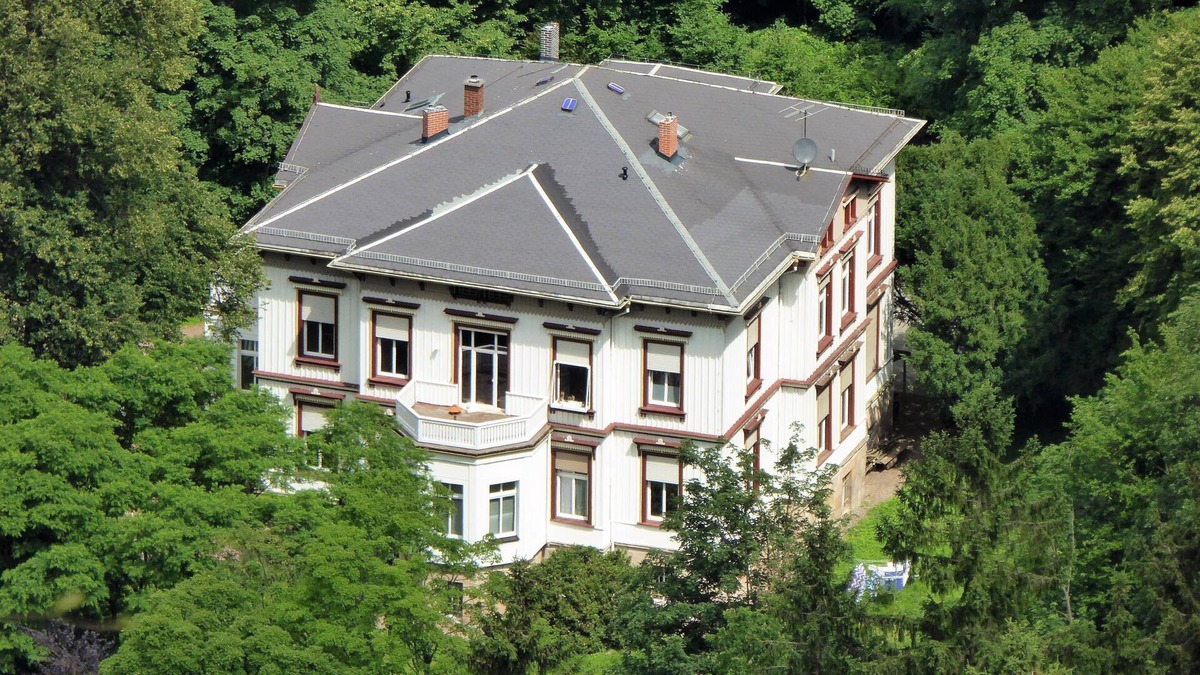 Tabarz Villa | Living on the edge of the "Thuringian Forest" nature reserve in Spindler Villa