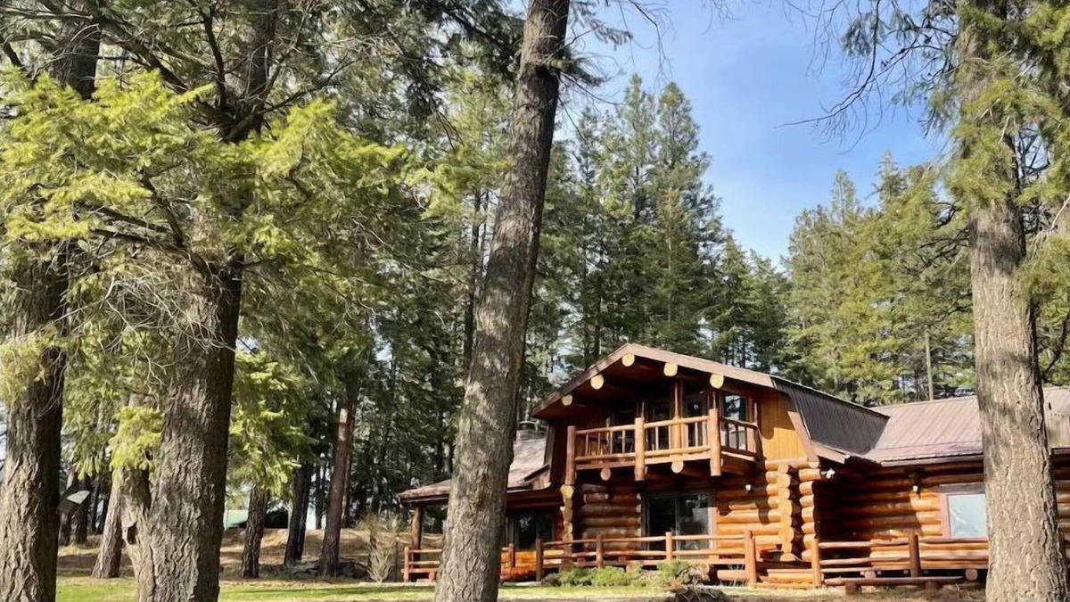 Boundary County Cabin | Living Well Lodge with Panoramic Views