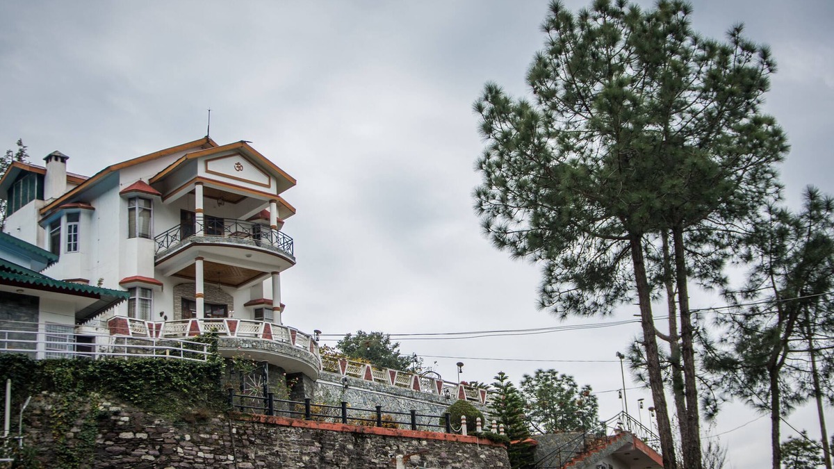 Chail Cottage | LivingStone 3 BHK Ram Cottage Chail