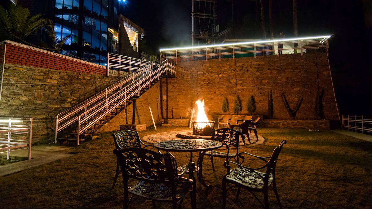 Kandaghat Resort | LivingStone Mountain retreat Chail Premium Plus Room