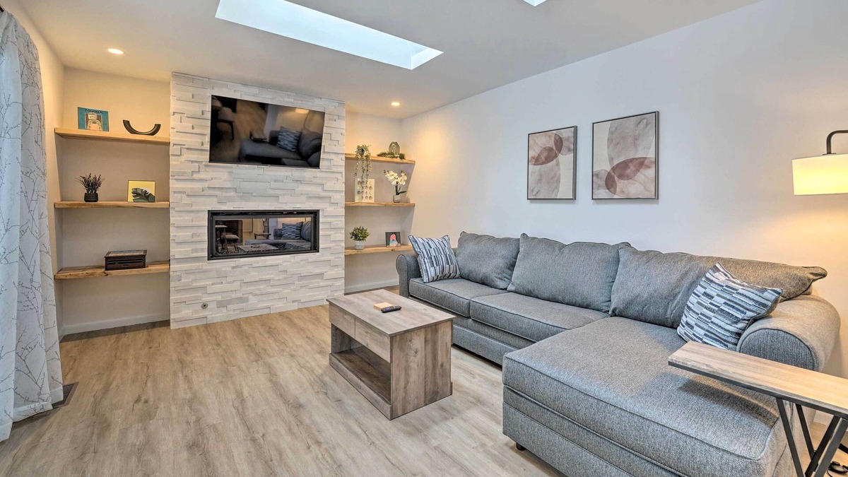 Livonia House | Livonia Home: 4 Mi to Plymouth Main Street