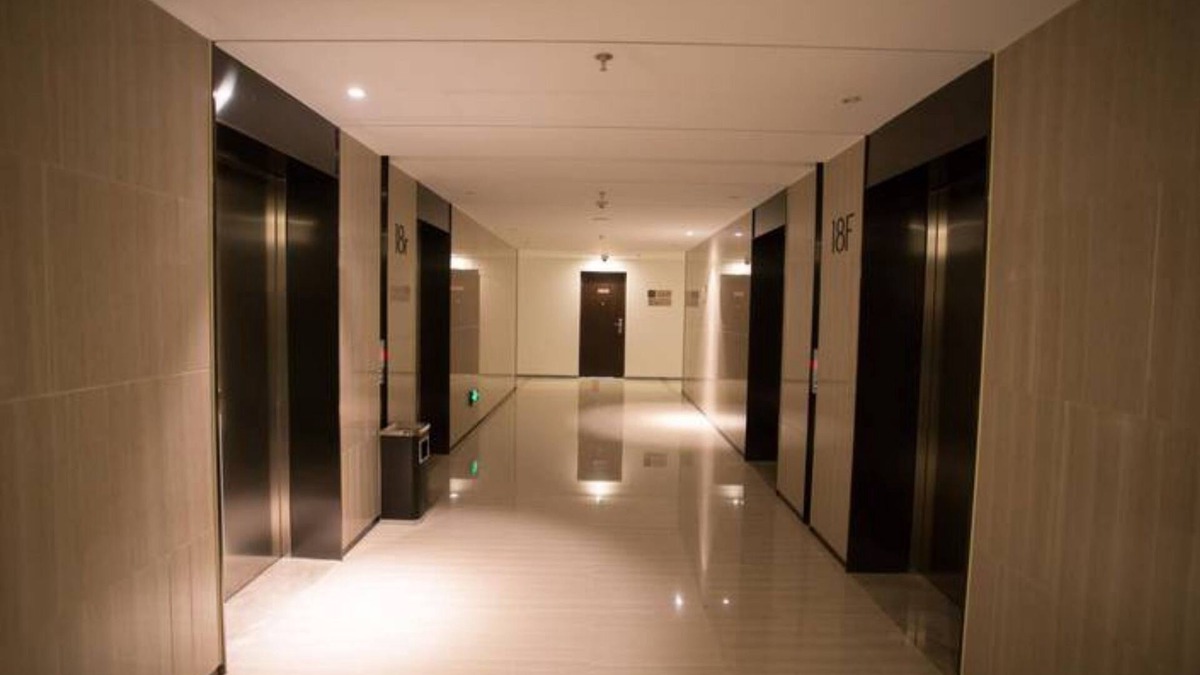 Zhengdong New Area Apartment | Liwu Apartment-Green Land Plaza Branch