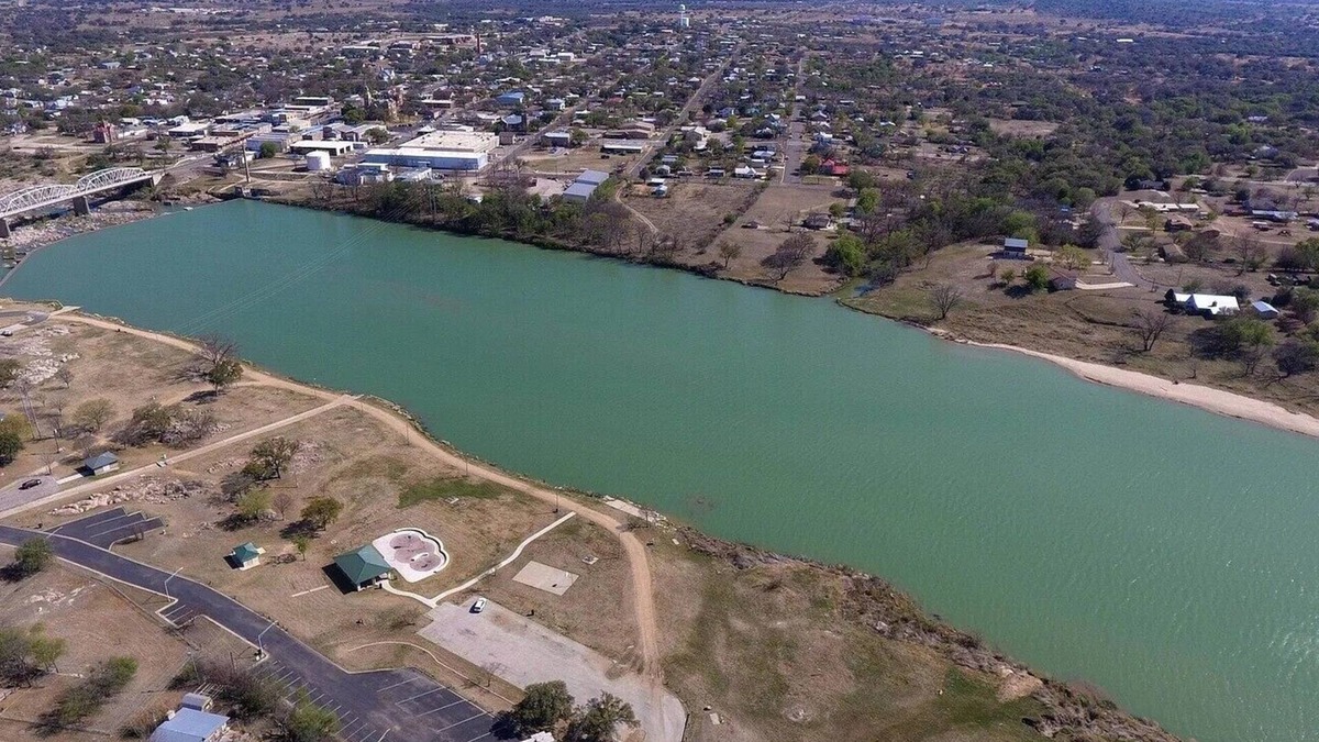 Llano House | Llano Lake Retreat - find the peace and tranquility of life againnSUP 1556