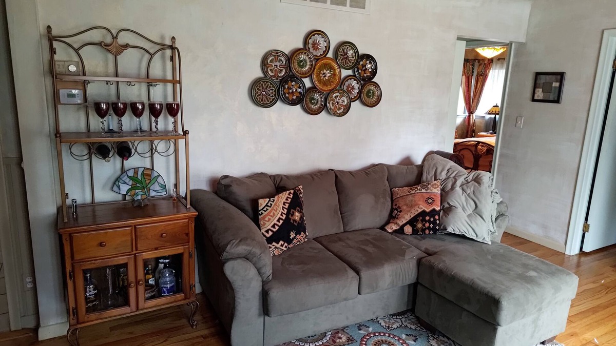 Livonia House | Local Livonia House