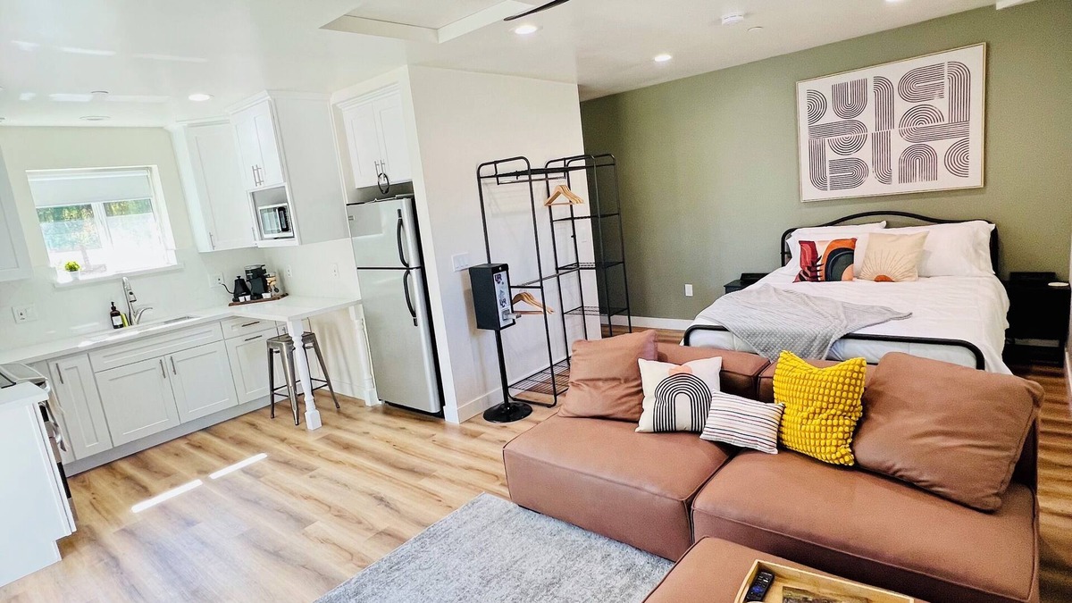 Estates at Canyon Crest Apartment | Local Riverside UCR - Canyon Crest-new construction studio