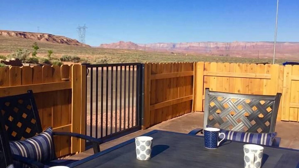Page House | Local VIEW🏜2 homes side by side🚤boat parking🐶PETS~close to Antelope/Horseshoe
