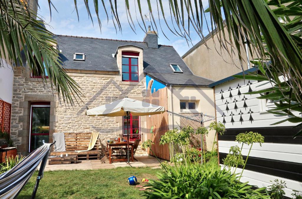 Guilvinec House | LocaLise - M11B - A la pointe - Maison de vacances avec jardin entièrement clos - A 50m de la plage - 700m du centre - tout à pied - wifi inclus - draps inclus - Animaux bienvenus