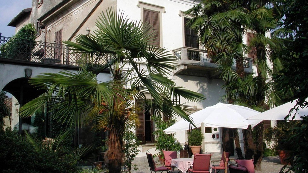 Azzate Hotel | Locanda dei Mai Intees
