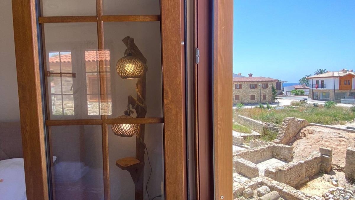Ancient Side Apartment | Located at the center of Side antique city.
