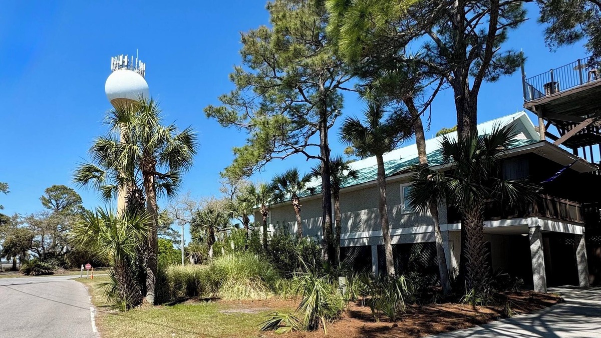 Saint Helena Island House | Located in Heart of Fripp Island. Short walk to Beach, cards avail., sleeps 24!