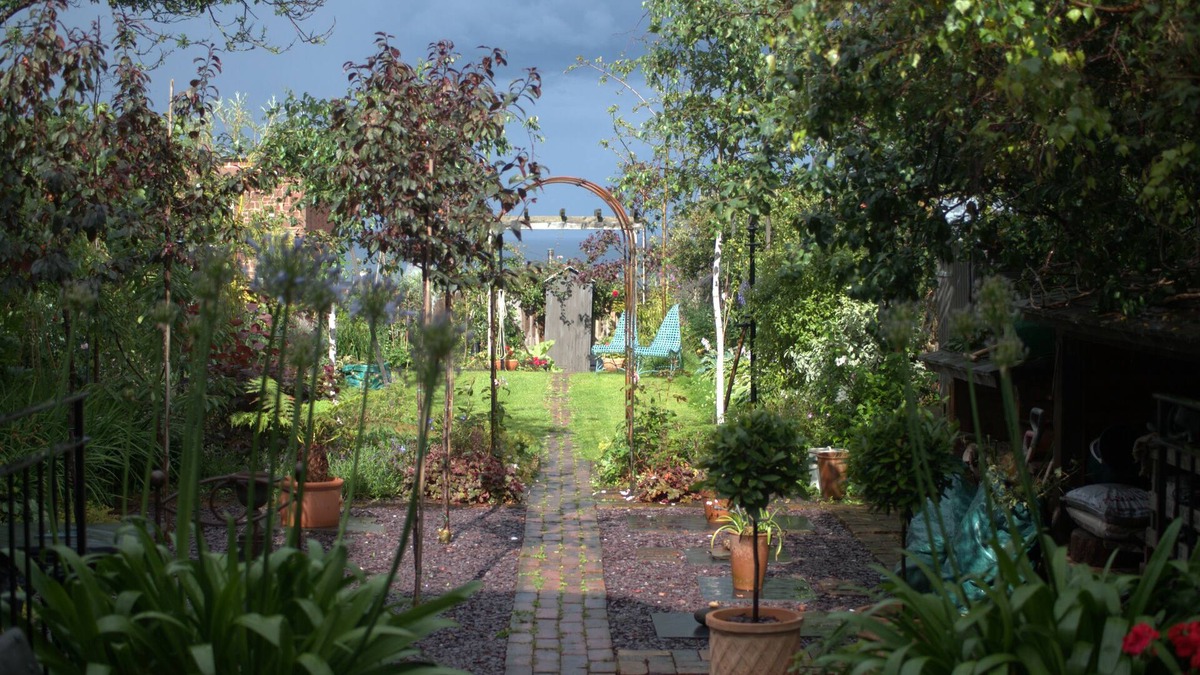 Dunbar Apartment | Located in Seaside Town - Countryside, Sea and City