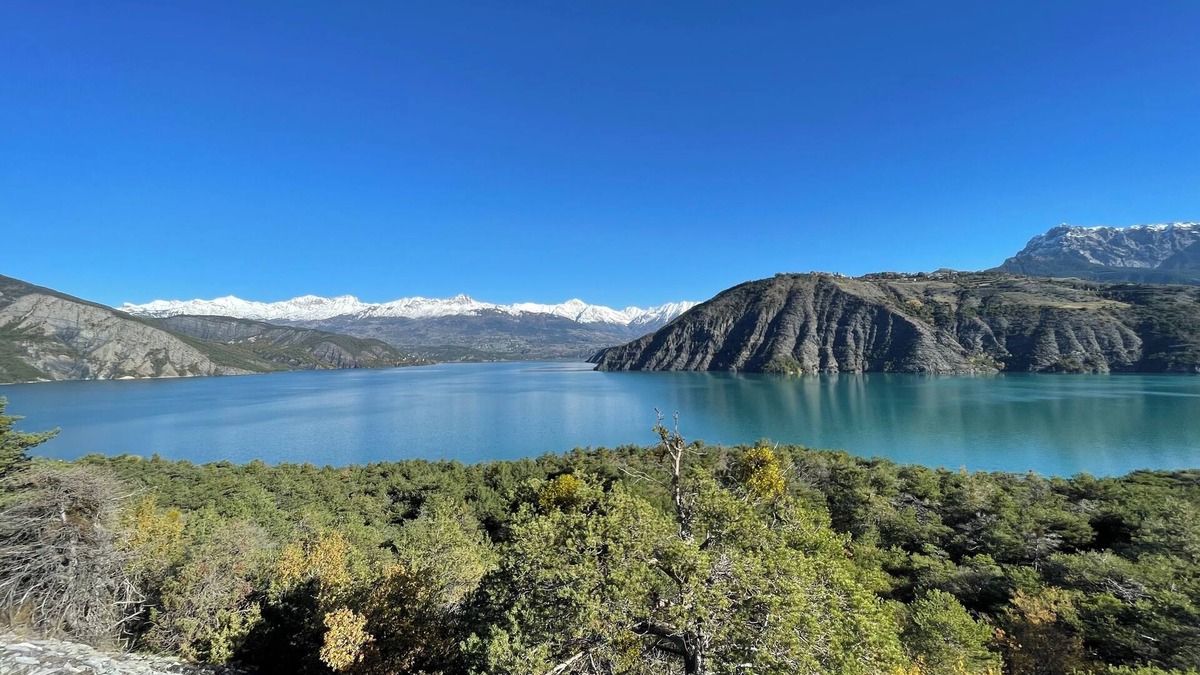 Rochebrune House | Located in the Campig des gorges de la Blanche, gateway to the Lac de serre p.