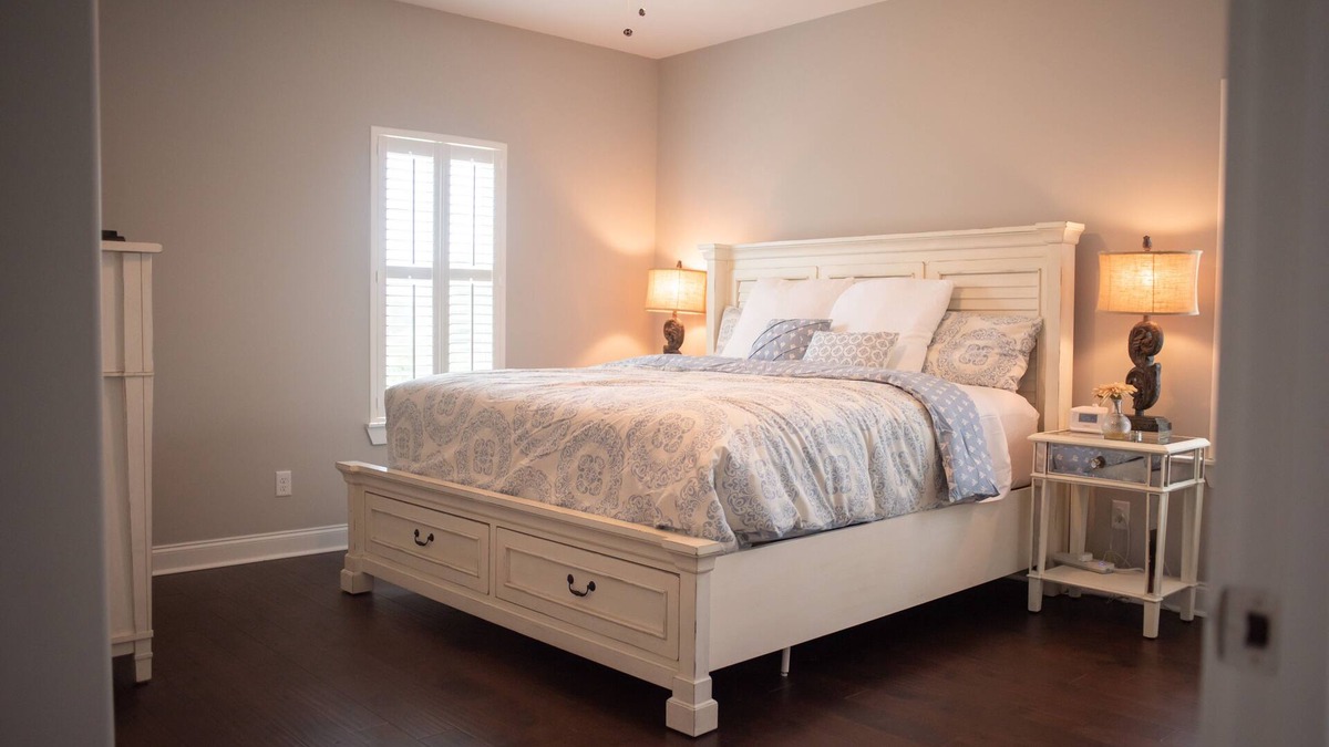 Lake Charles House | located in the downtown Lake Charles! 5 min drive to the civic center