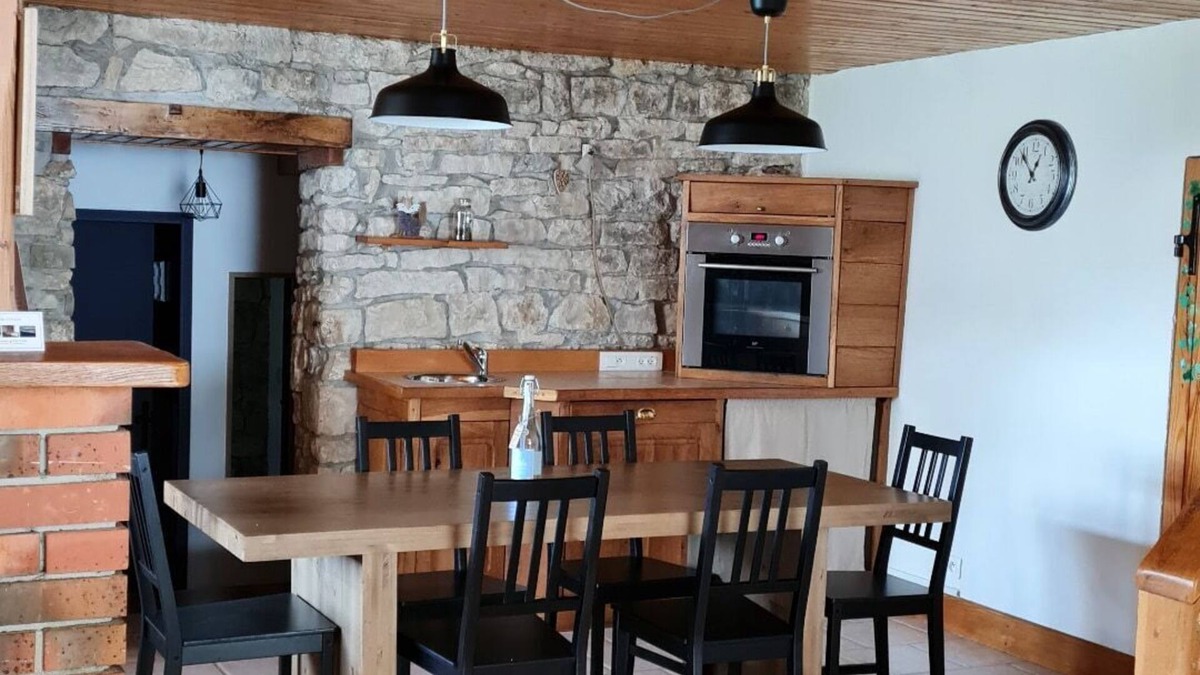 Ney House | Located in the heart of the Jura, close to lakes and waterfalls!