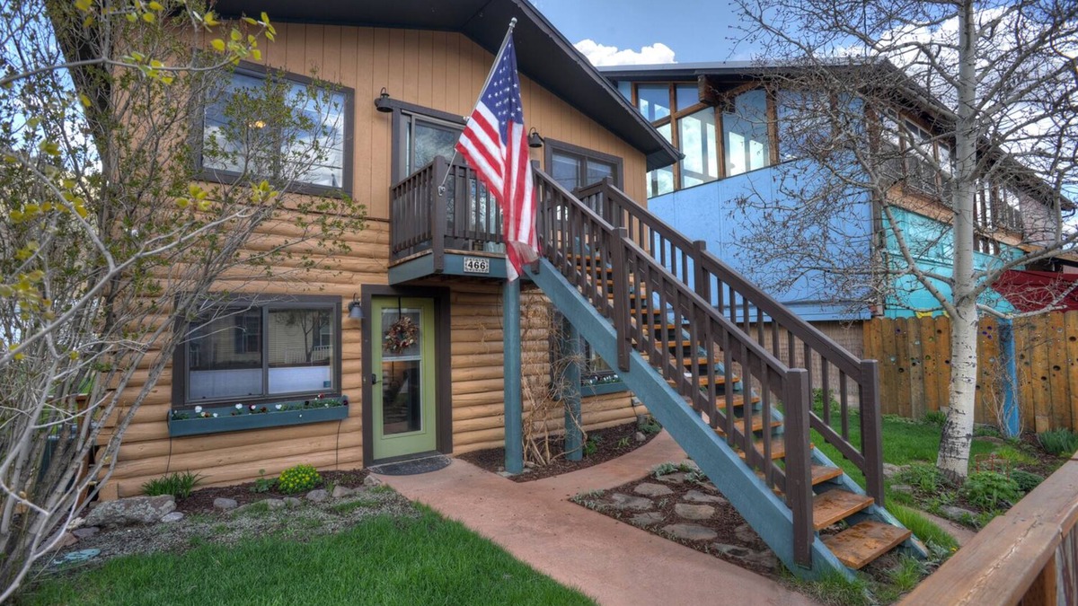Creede House | Located in the Heart of Downtown Creede - Private Hot Tub - Outdoor Living
