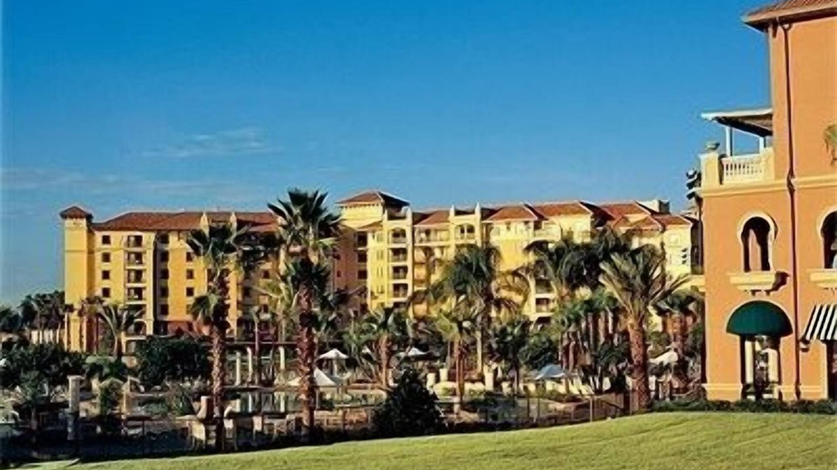 Golden Oak Condo | Located just minutes from Disney 2 bedroom